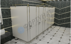 Сантехнические перегородки для административных учреждений из HPL 5 кабин